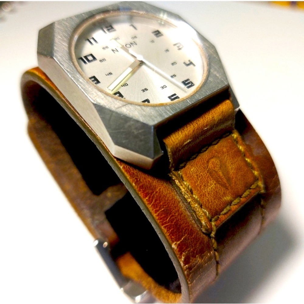 Vintage Nixon Bund strap watch